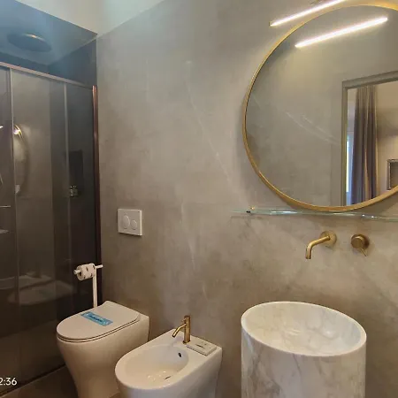 Апартаменты Penthouse Flat - 2bed 2bath Kitchen Renovated Флоренция